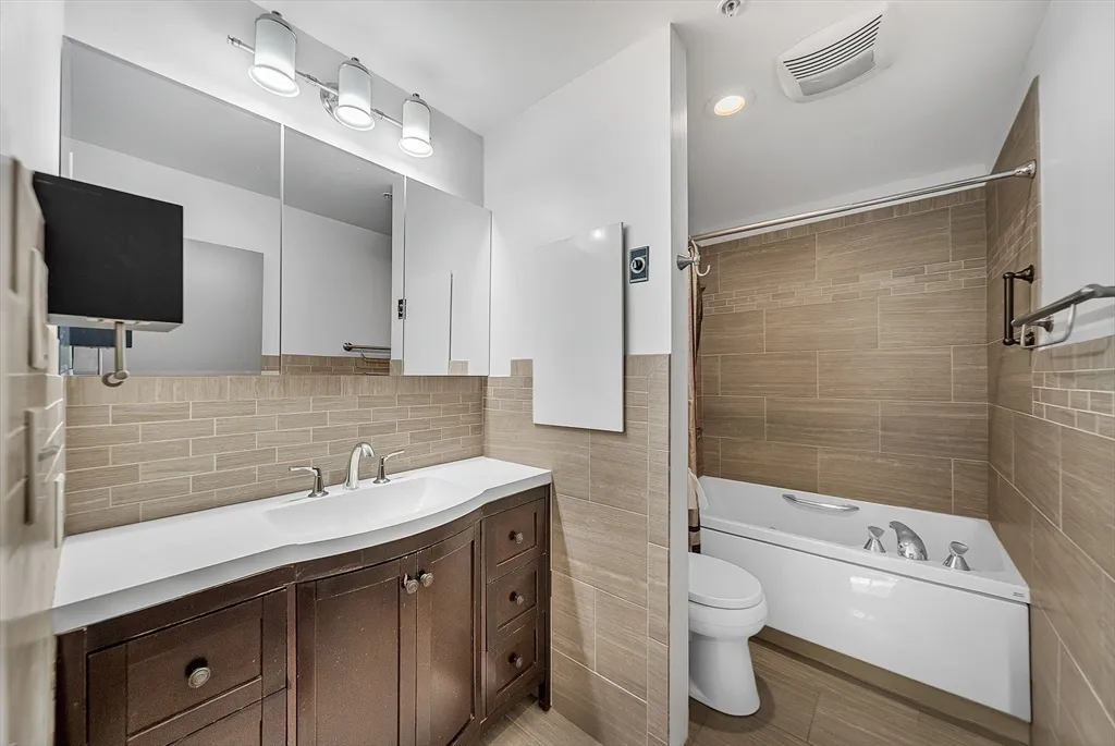 1 bed, 1 bath apartment for rent at 6 Canal Park Unit 408, East Cambridge — photo 19 of 41