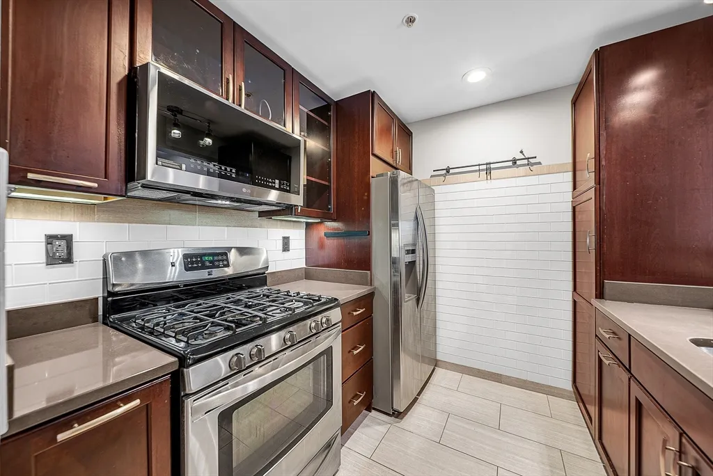 1 bed, 1 bath apartment for rent at 6 Canal Park Unit 408, East Cambridge — photo 6 of 41