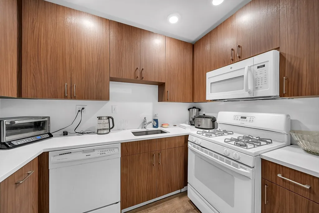 1 bed, 1 bath apartment for rent at 6 Canal Park Unit 408, East Cambridge — photo 26 of 41