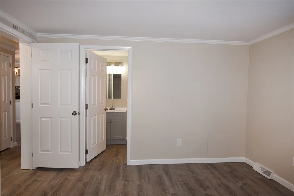 2 bed, 2 bath apartment for rent at 6 Canterbury Ln Unit 6, Rockland — photo 10 of 34