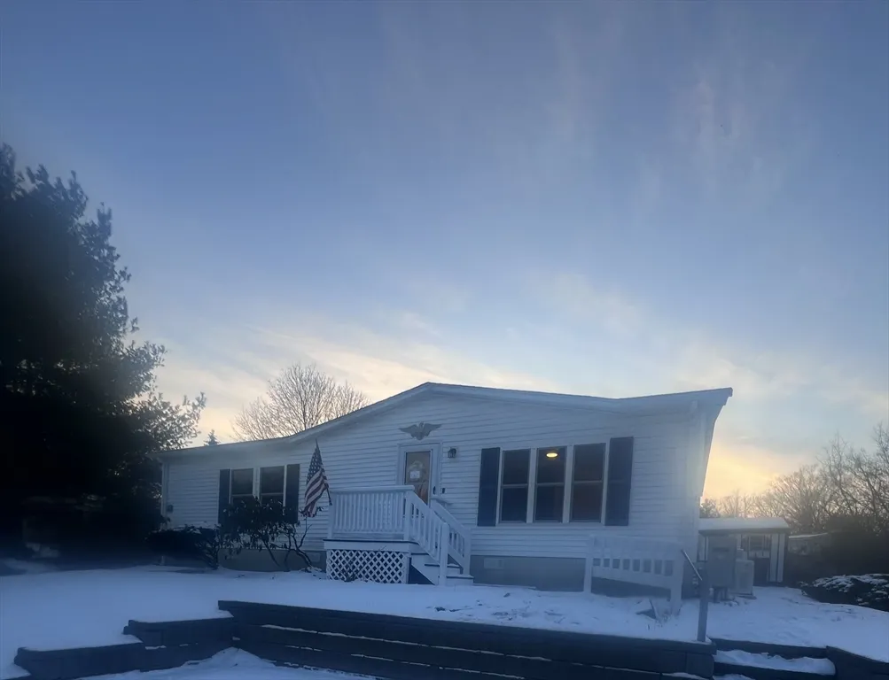 2 bed, 2 bath apartment for rent at 6 Canterbury Ln Unit 6, Rockland — photo 1 of 34
