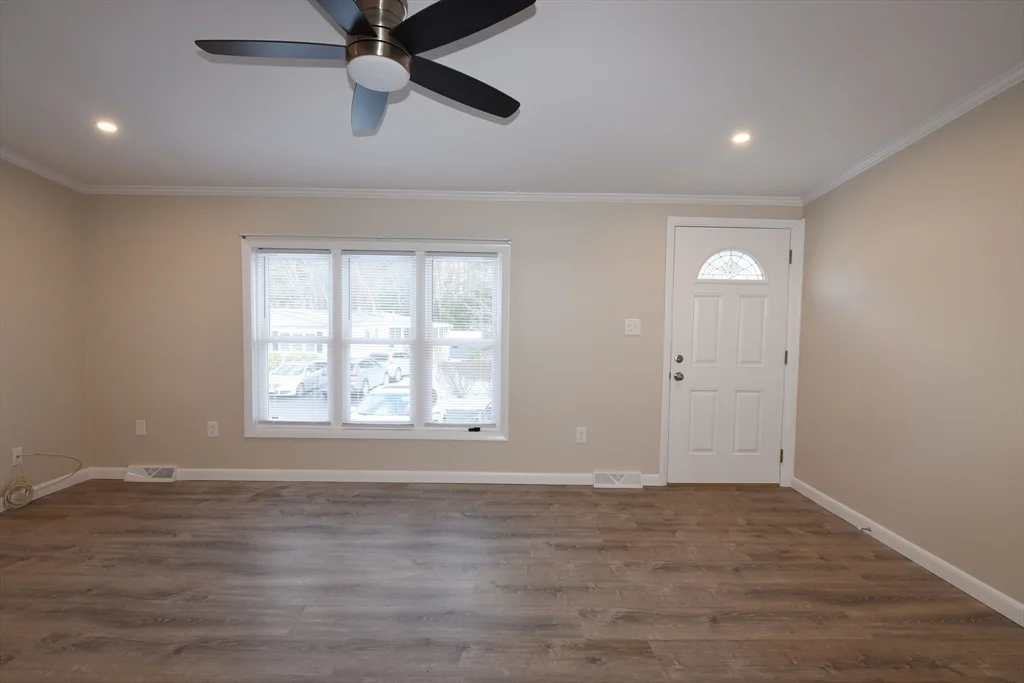 2 bed, 2 bath apartment for rent at 6 Canterbury Ln Unit 6, Rockland — photo 7 of 34