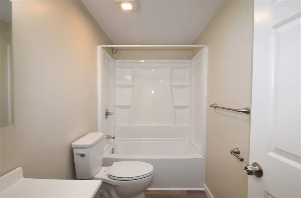 2 bed, 2 bath apartment for rent at 6 Canterbury Ln Unit 6, Rockland — photo 22 of 34