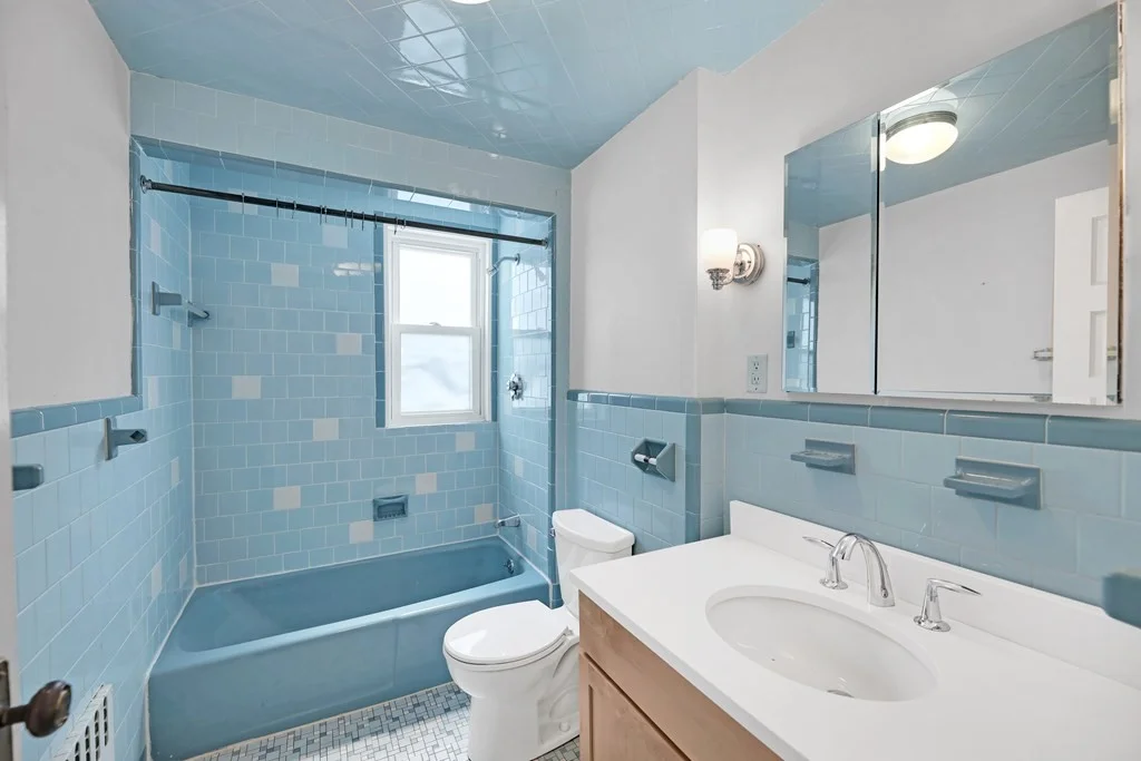 2 bed, 1 bath apartment for rent at 6 Castleton St Unit 2, Jamaica Plain — photo 4 of 10