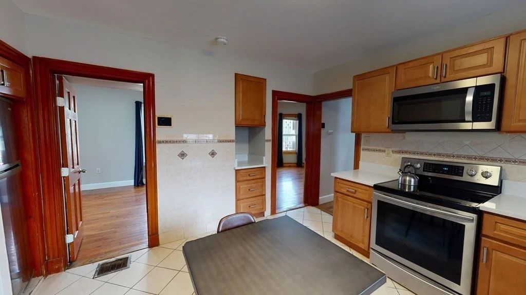 3 bed, 1 bath apartment for rent at 6 Cawfield Unit 1, Boston — photo 3 of 16