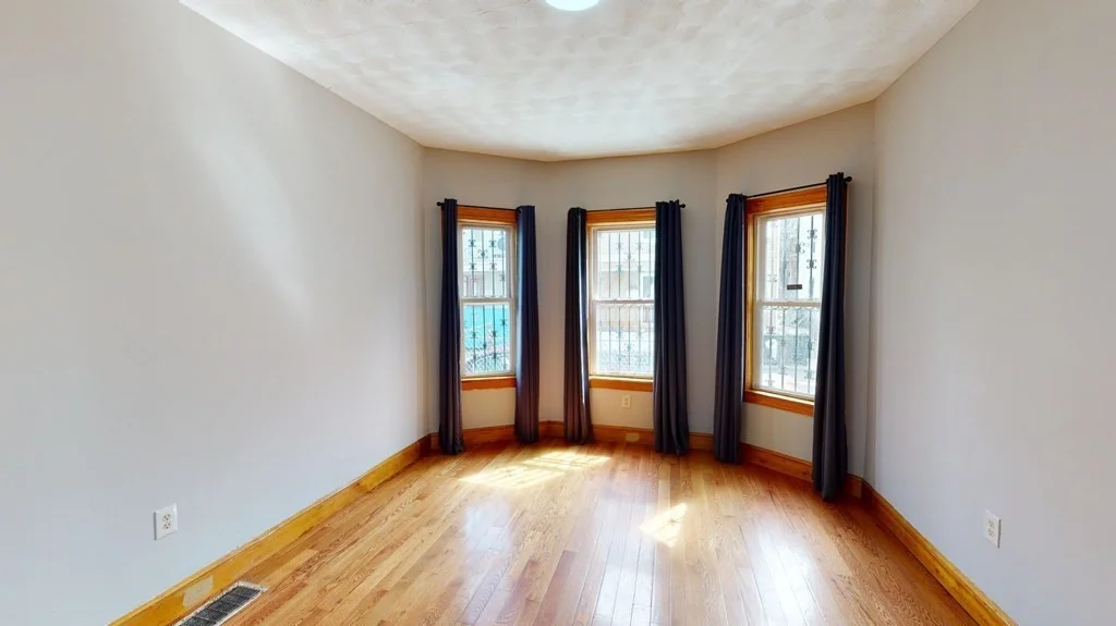 3 bed, 1 bath apartment for rent at 6 Cawfield Unit 1, Boston — photo 5 of 16