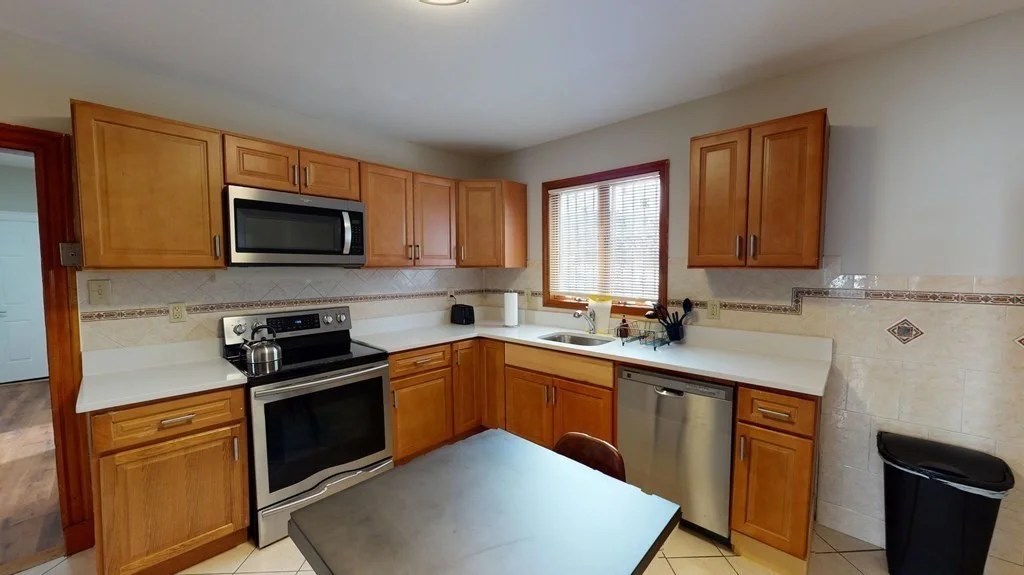 3 bed, 1 bath apartment for rent at 6 Cawfield Unit 1, Boston — photo 1 of 16