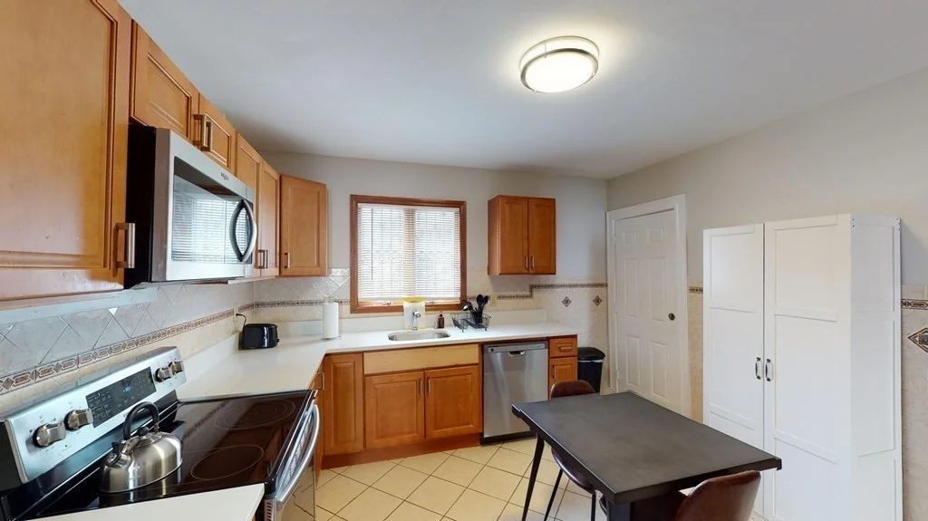 3 bed, 1 bath apartment for rent at 6 Cawfield Unit 1, Boston — photo 2 of 16