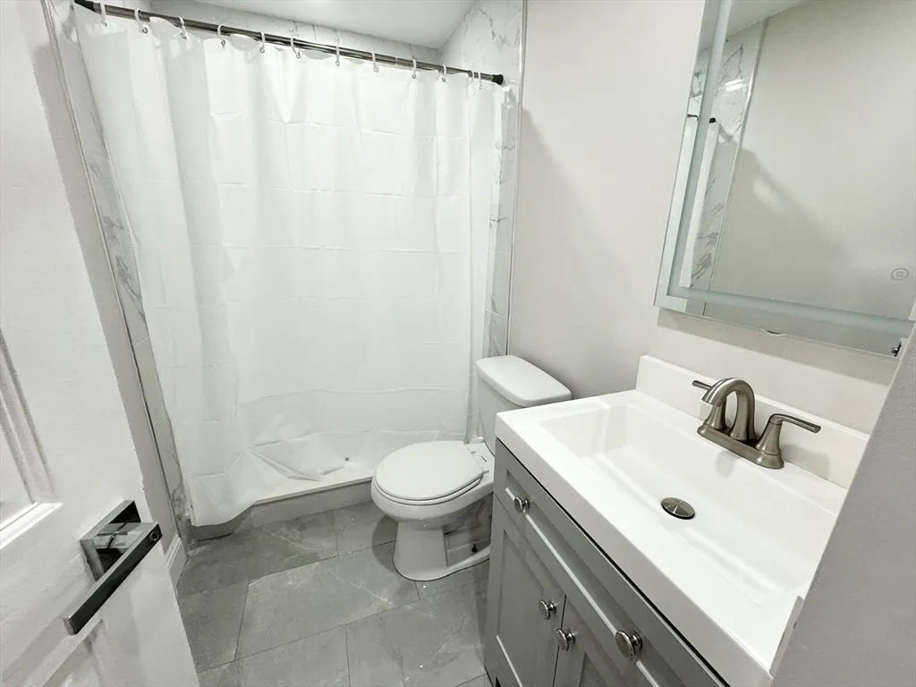 3 bed, 1 bath apartment for rent at 6 Cawfield Unit 2, Dorchester — photo 7 of 8