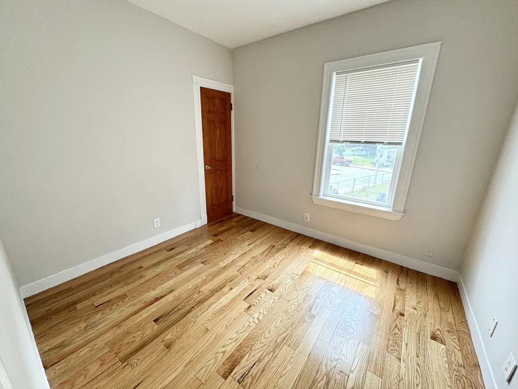 3 bed, 1 bath apartment for rent at 6 Cawfield Unit 2, Dorchester — photo 5 of 8