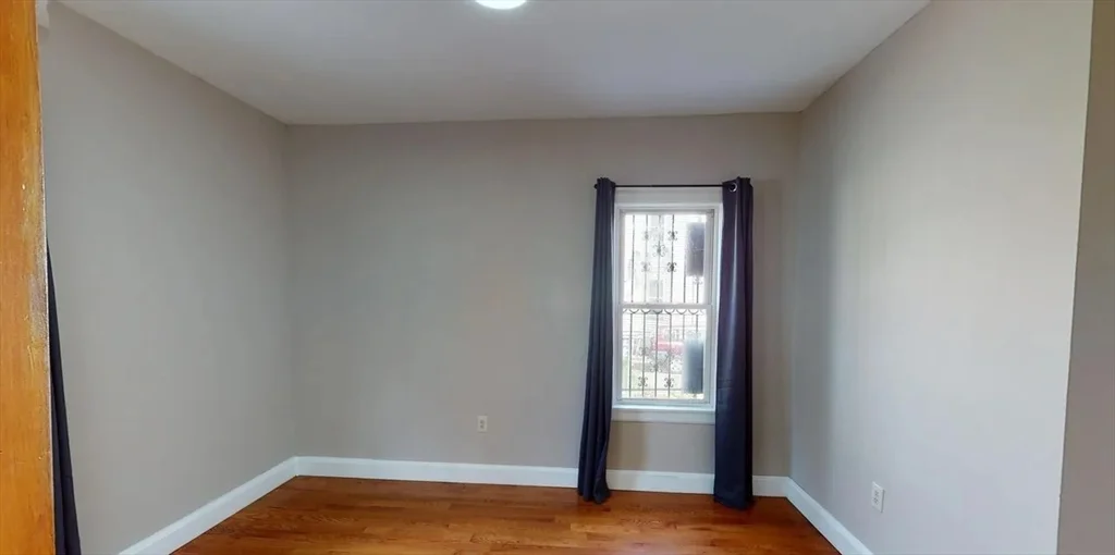 3 bed, 1 bath apartment for rent at 6 Cawfield Unit 3, Dorchester — photo 4 of 9