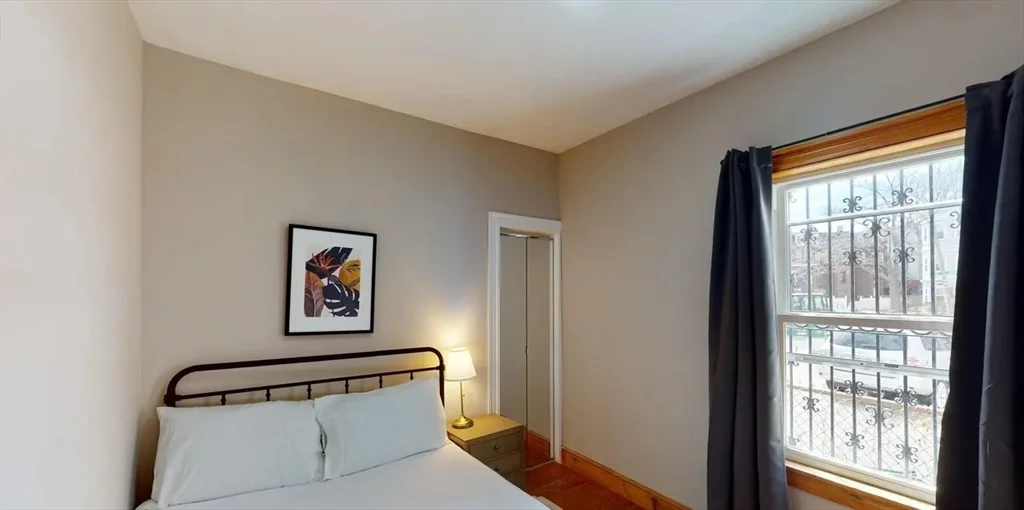 3 bed, 1 bath apartment for rent at 6 Cawfield Unit 3, Dorchester — photo 5 of 9