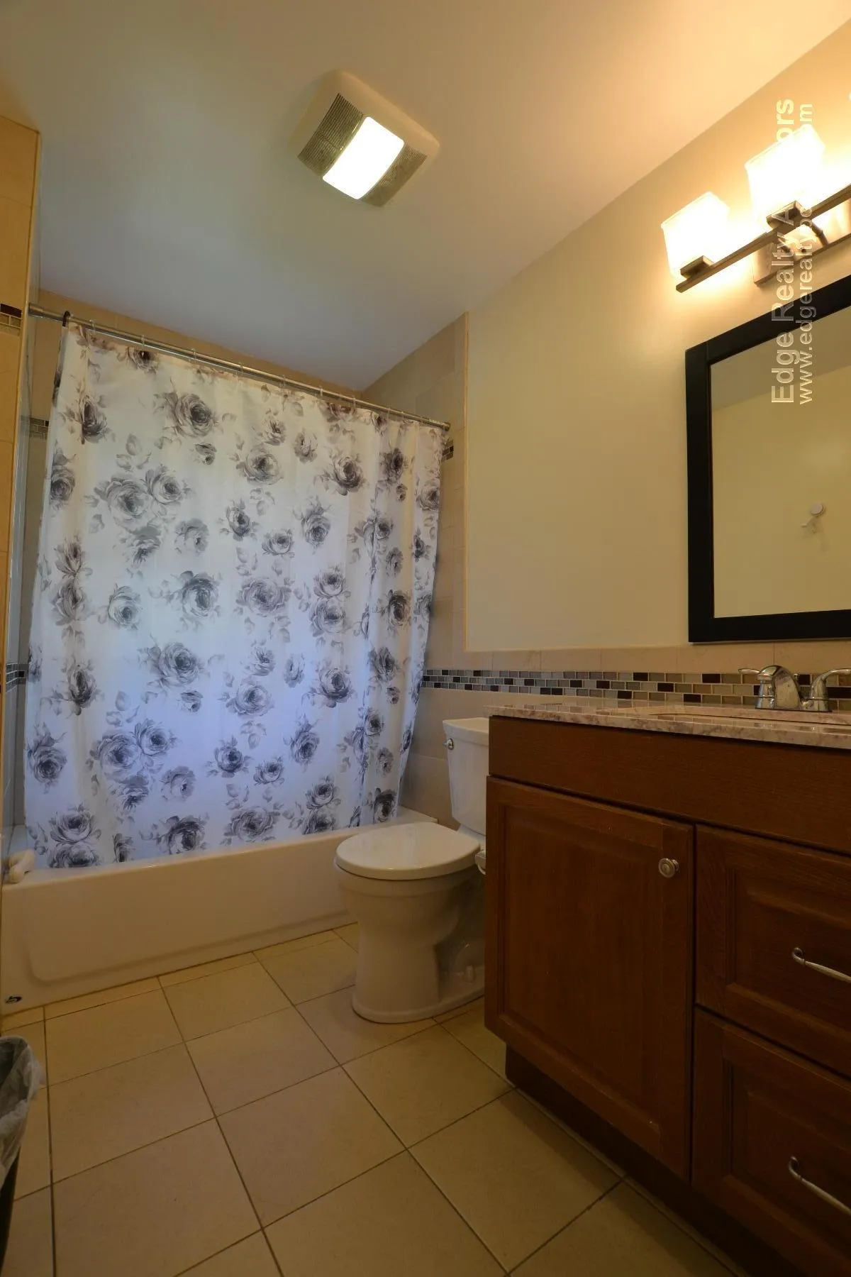 4 bed, 2 bath apartment for rent at 6 Cenacle Rd Unit 1, Brighton — photo 6 of 11