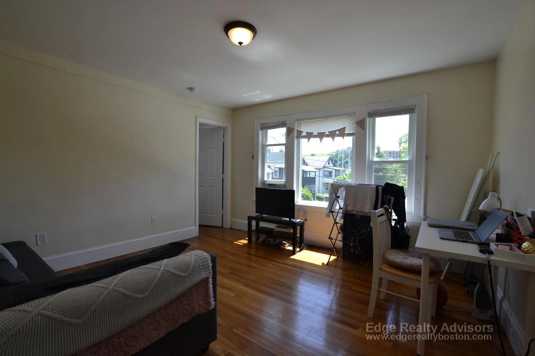 4 bed, 2 bath apartment for rent at 6 Cenacle Rd Unit 1, Brighton — photo 7 of 11