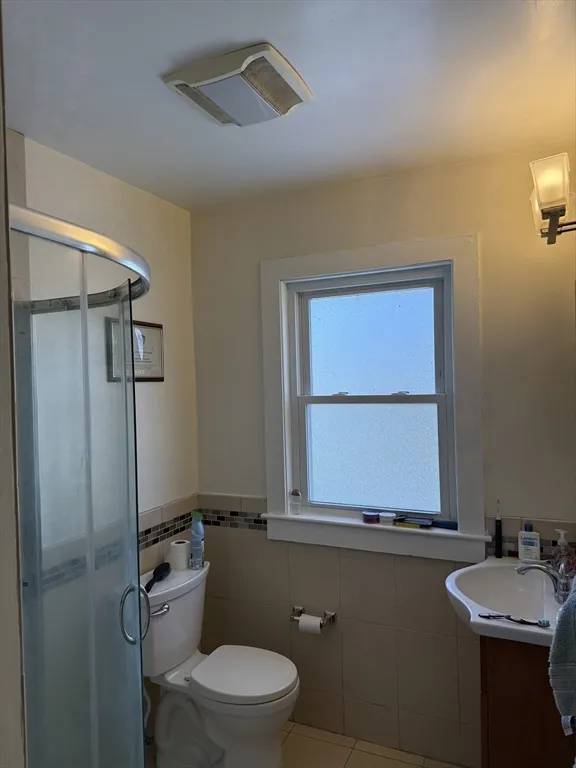 4 bed, 2 bath apartment for rent at 6 Cenacle Rd Unit 2, Brighton — photo 4 of 8