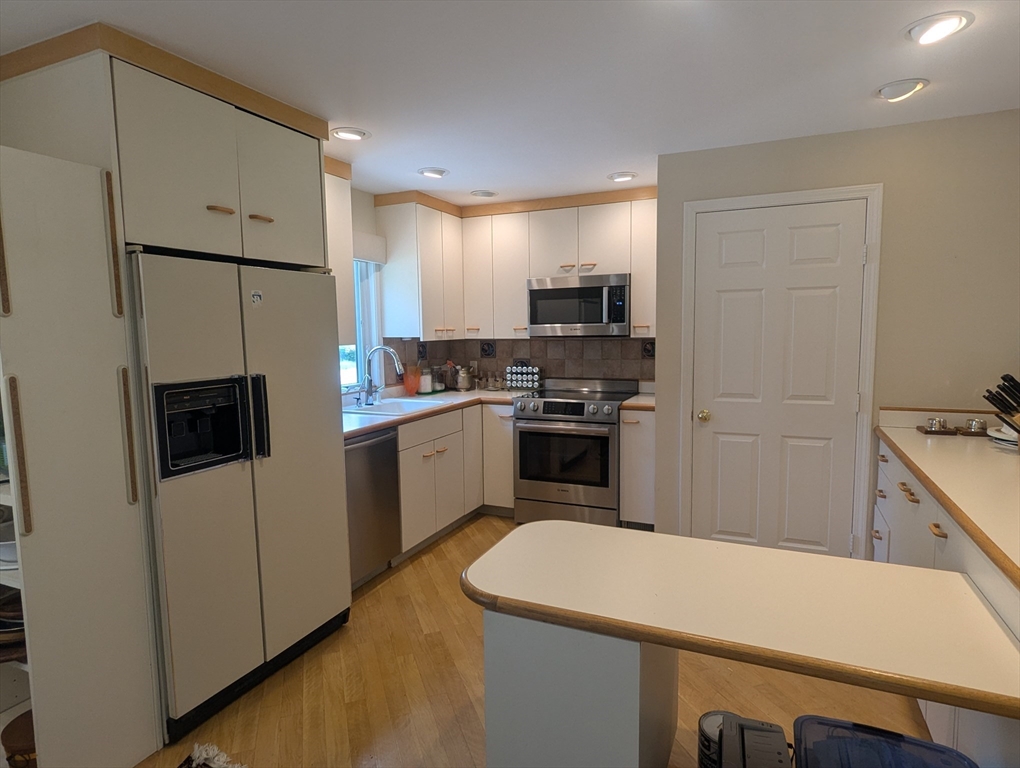2 bed, 3 bath apartment for rent at 6 Christina Unit 6, Wayland — photo 3 of 19