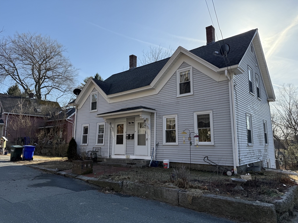3 bed, 1 bath apartment for rent at 6 Claflin Pl Unit 6, Hopkinton — photo 1 of 11