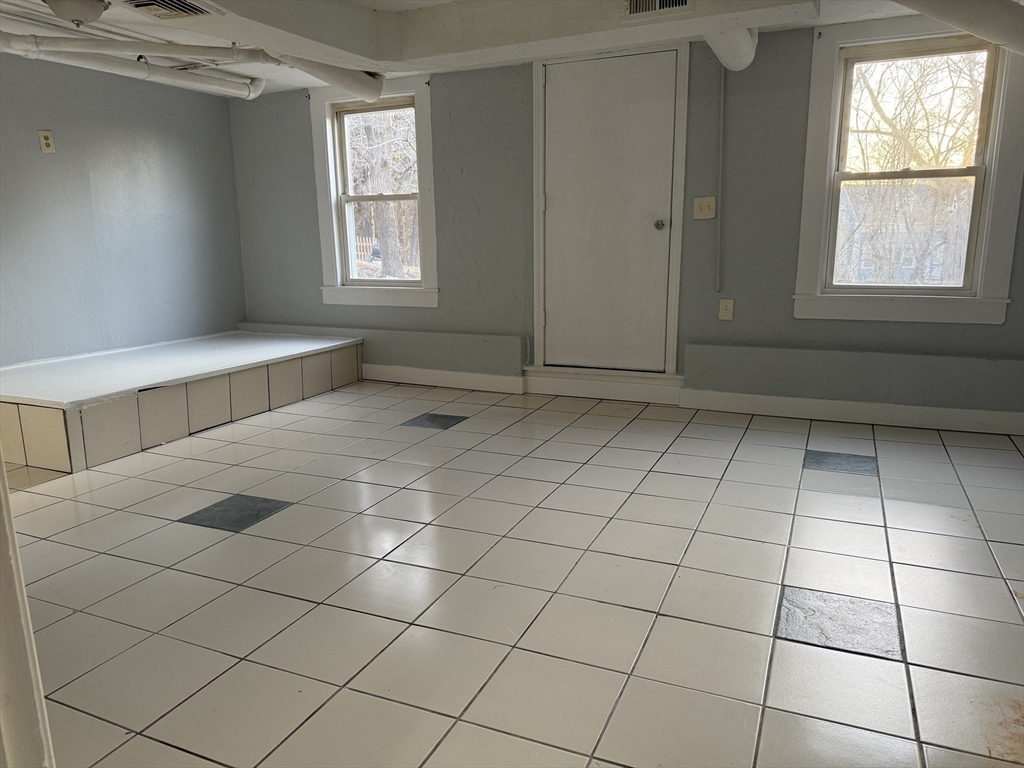 3 bed, 1 bath apartment for rent at 6 Claflin Pl Unit 6, Hopkinton — photo 11 of 11
