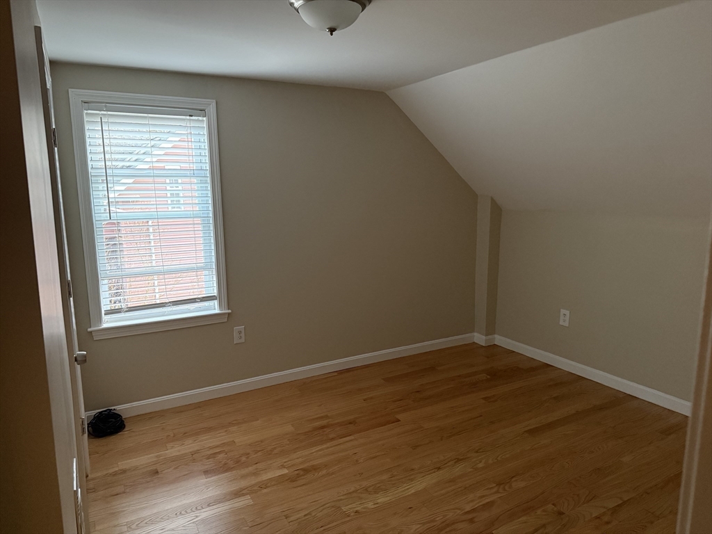 3 bed, 1 bath apartment for rent at 6 Claflin Pl Unit 6, Hopkinton — photo 8 of 11