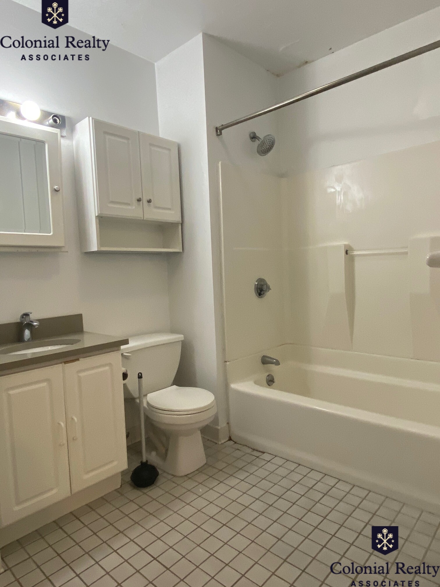 3 bed, 1 bath apartment for rent at 6 Cleveland Pl Unit 10, North End — photo 26 of 40