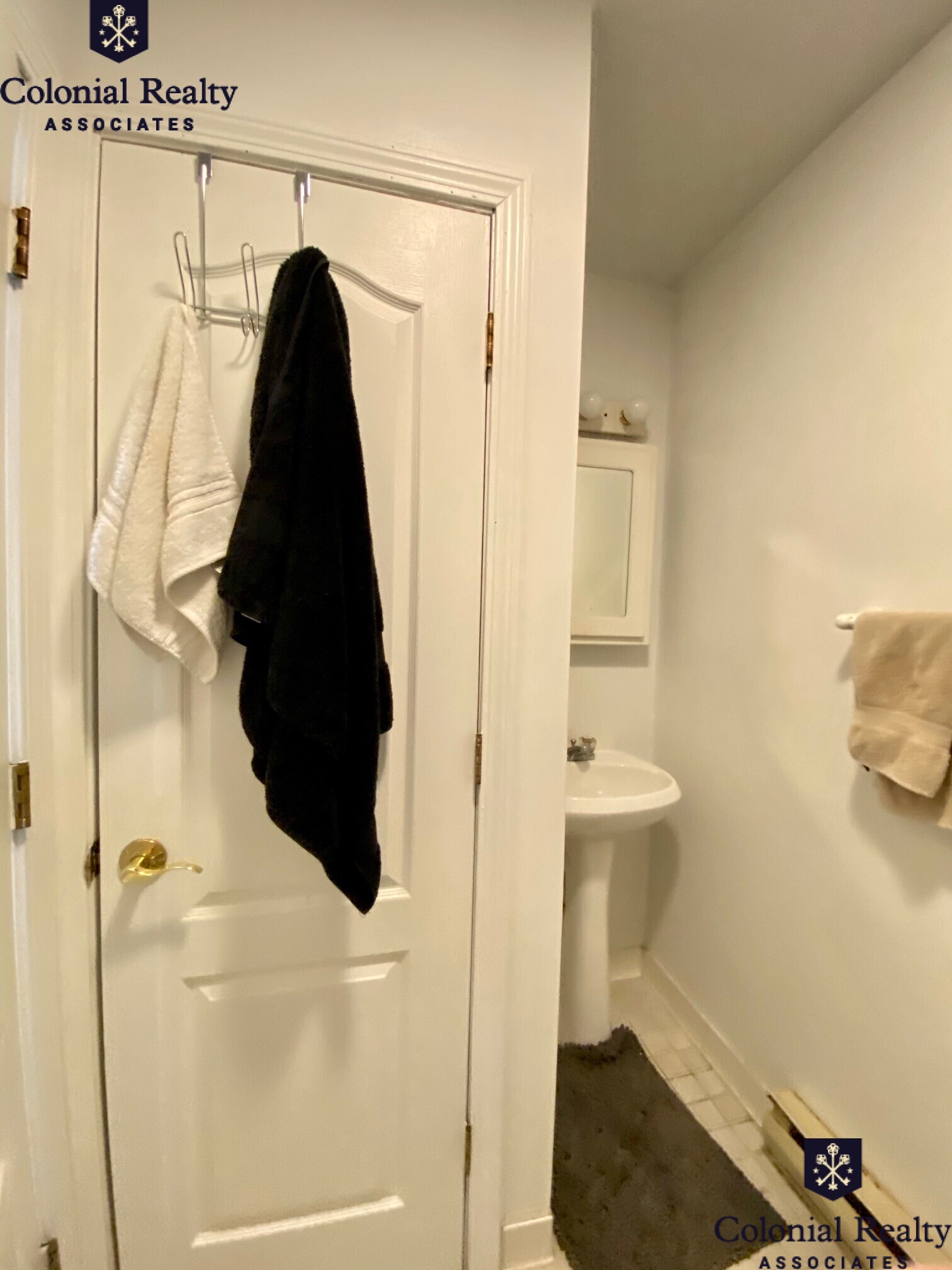 3 bed, 1 bath apartment for rent at 6 Cleveland Pl Unit 12, North End — photo 32 of 33