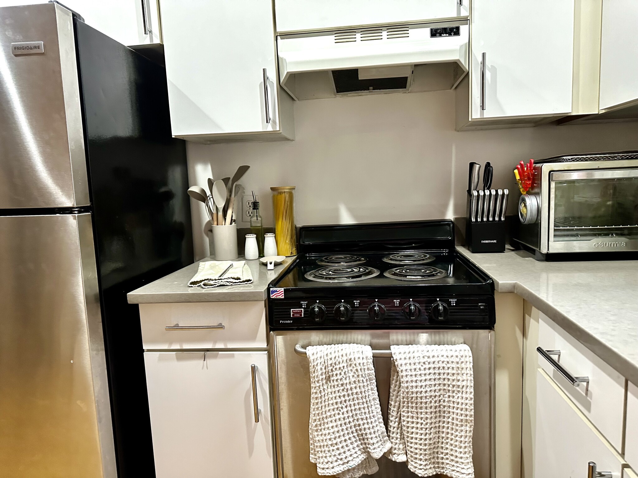 1 bed, 1 bath apartment for rent at 6 Cleveland Pl Unit 13L, North End — photo 10 of 26