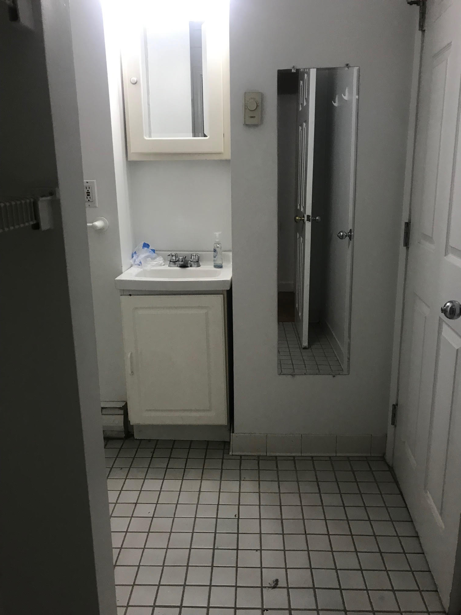 2 bed, 1 bath apartment for rent at 6 Cleveland Pl Unit 2, North End — photo 3 of 23