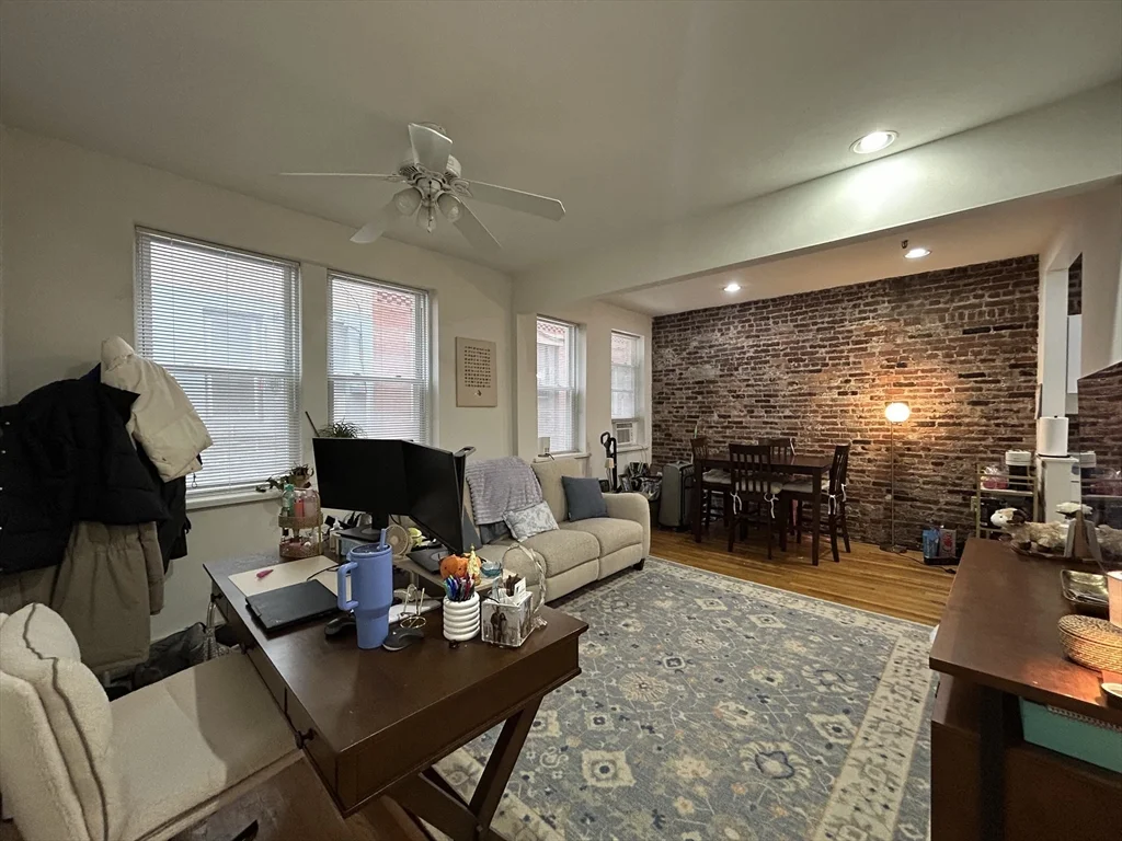 1 bed, 1 bath apartment for rent at 6 Cleveland Pl Unit 4, North End