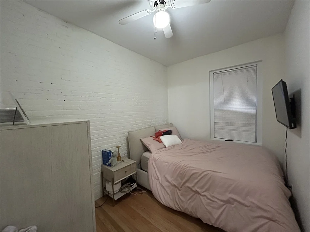 1 bed, 1 bath apartment for rent at 6 Cleveland Pl Unit 4, North End — photo 5 of 7