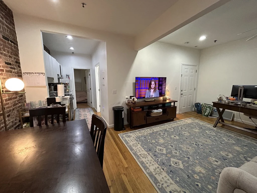 1 bed, 1 bath apartment for rent at 6 Cleveland Pl Unit 4, North End — photo 3 of 7
