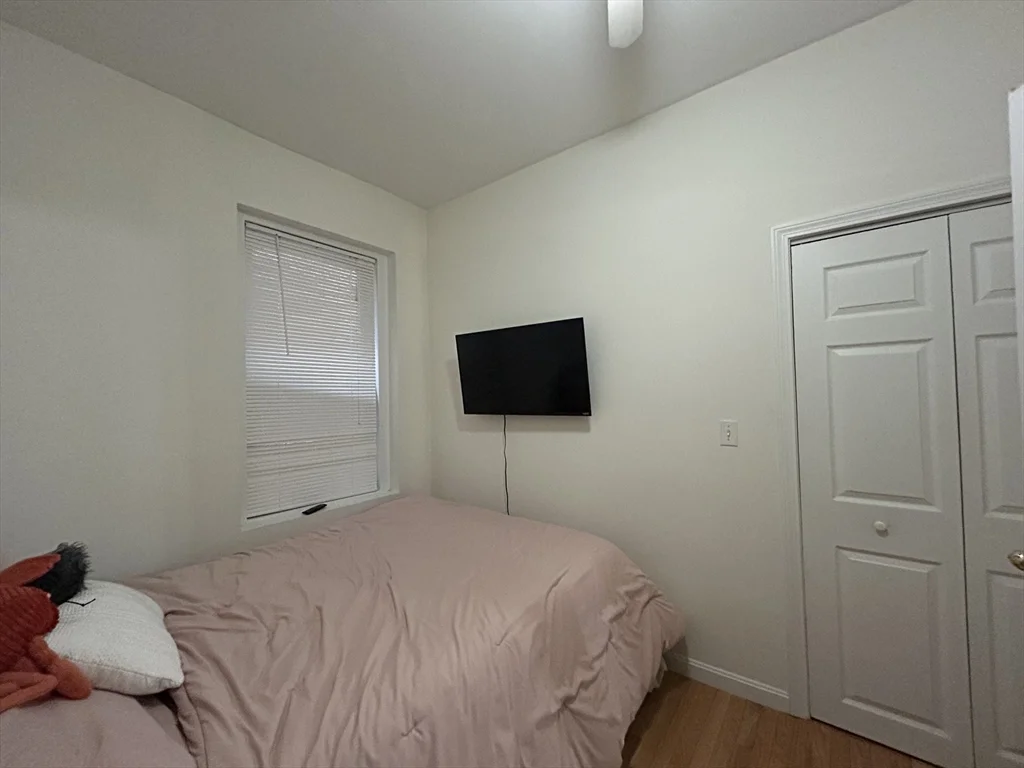 1 bed, 1 bath apartment for rent at 6 Cleveland Pl Unit 4, North End — photo 6 of 7