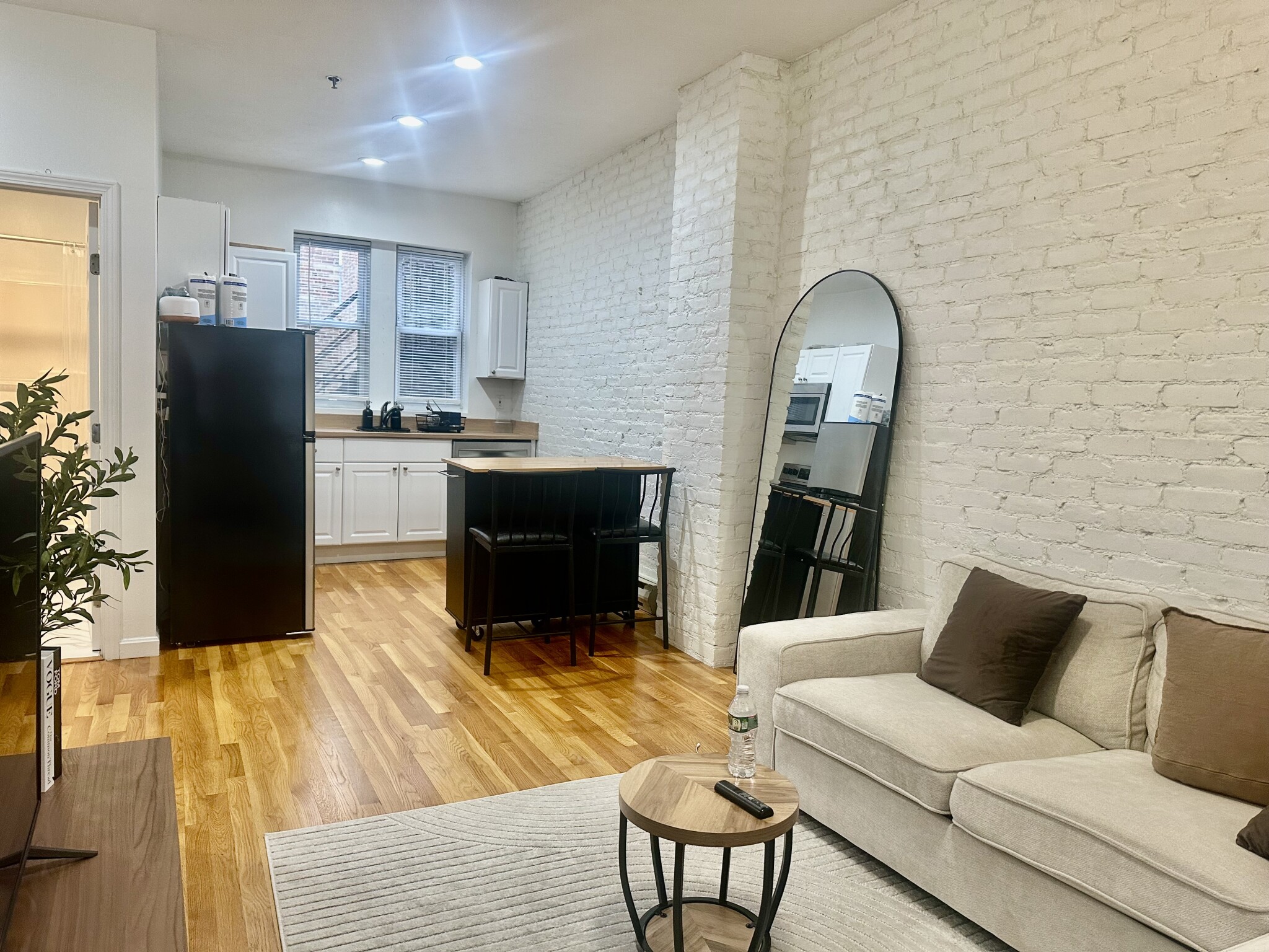 1 bed, 1 bath apartment for rent at 6 Cleveland Pl Unit 7R, North End — photo 10 of 11