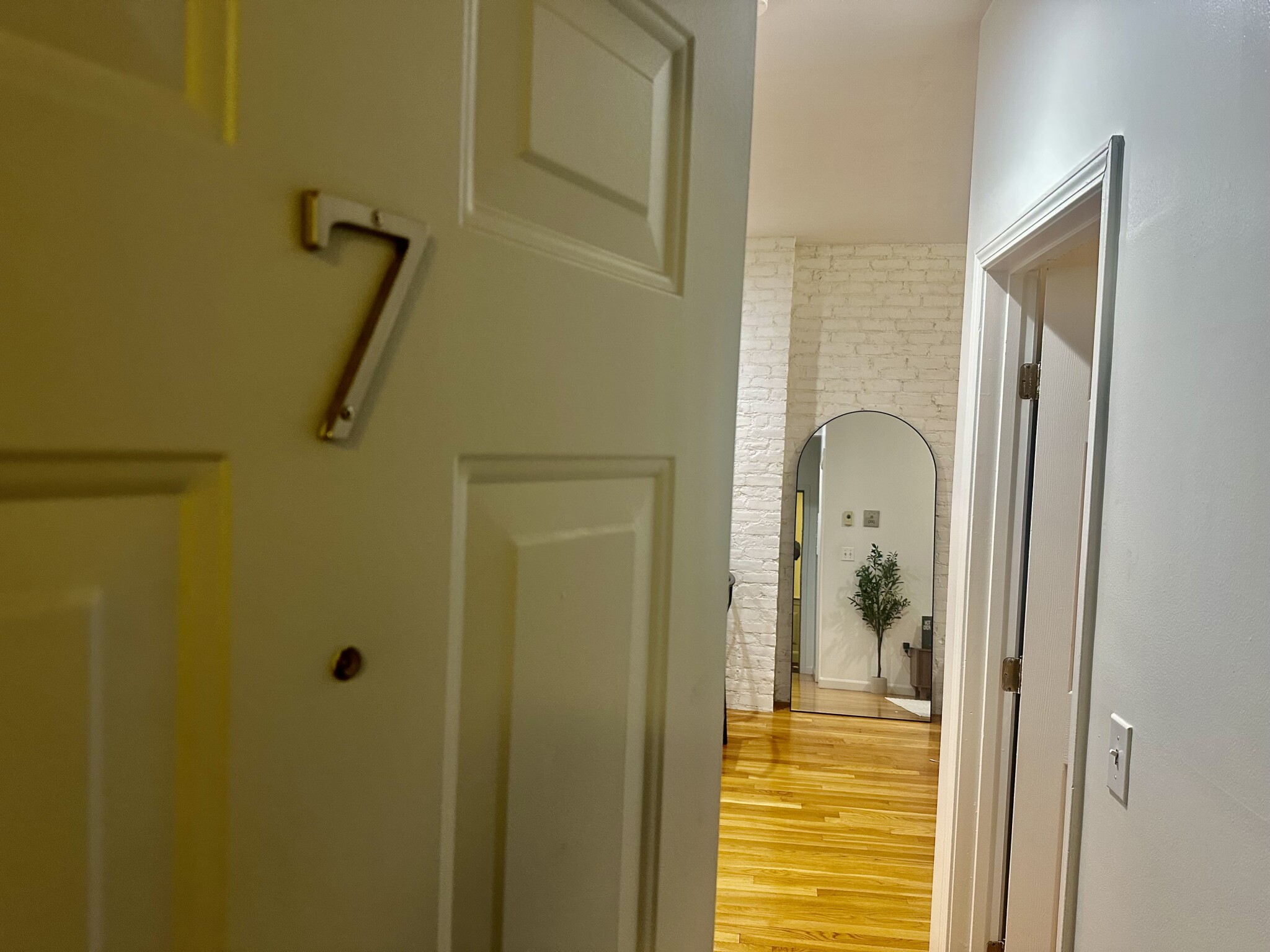 1 bed, 1 bath apartment for rent at 6 Cleveland Pl Unit 7R, North End — photo 2 of 11