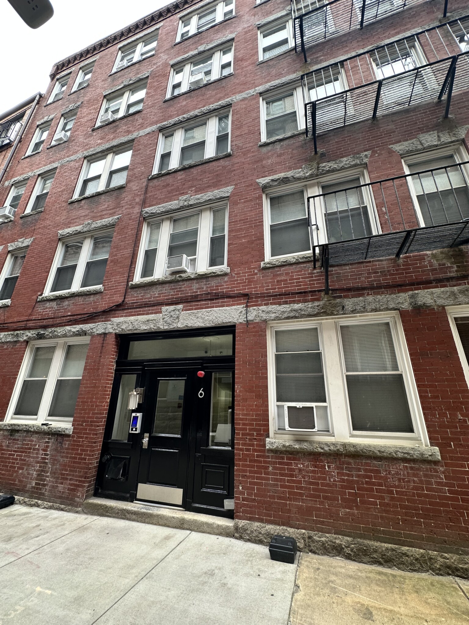 1 bed, 1 bath apartment for rent at 6 Cleveland Pl Unit 7R, North End — photo 11 of 11
