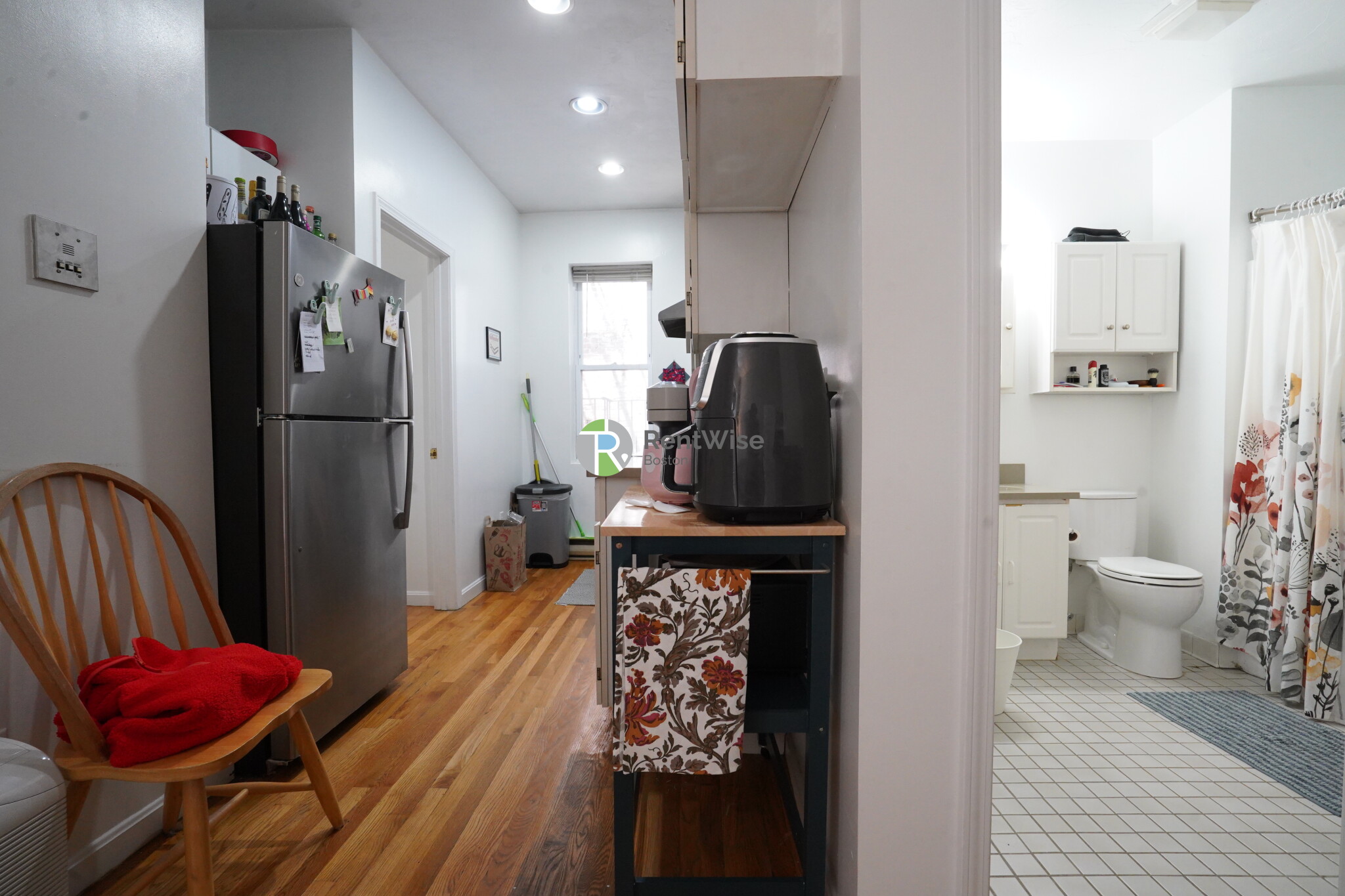 3 bed, 1 bath apartment for rent at 6 Cleveland Pl Unit 8, North End — photo 3 of 20