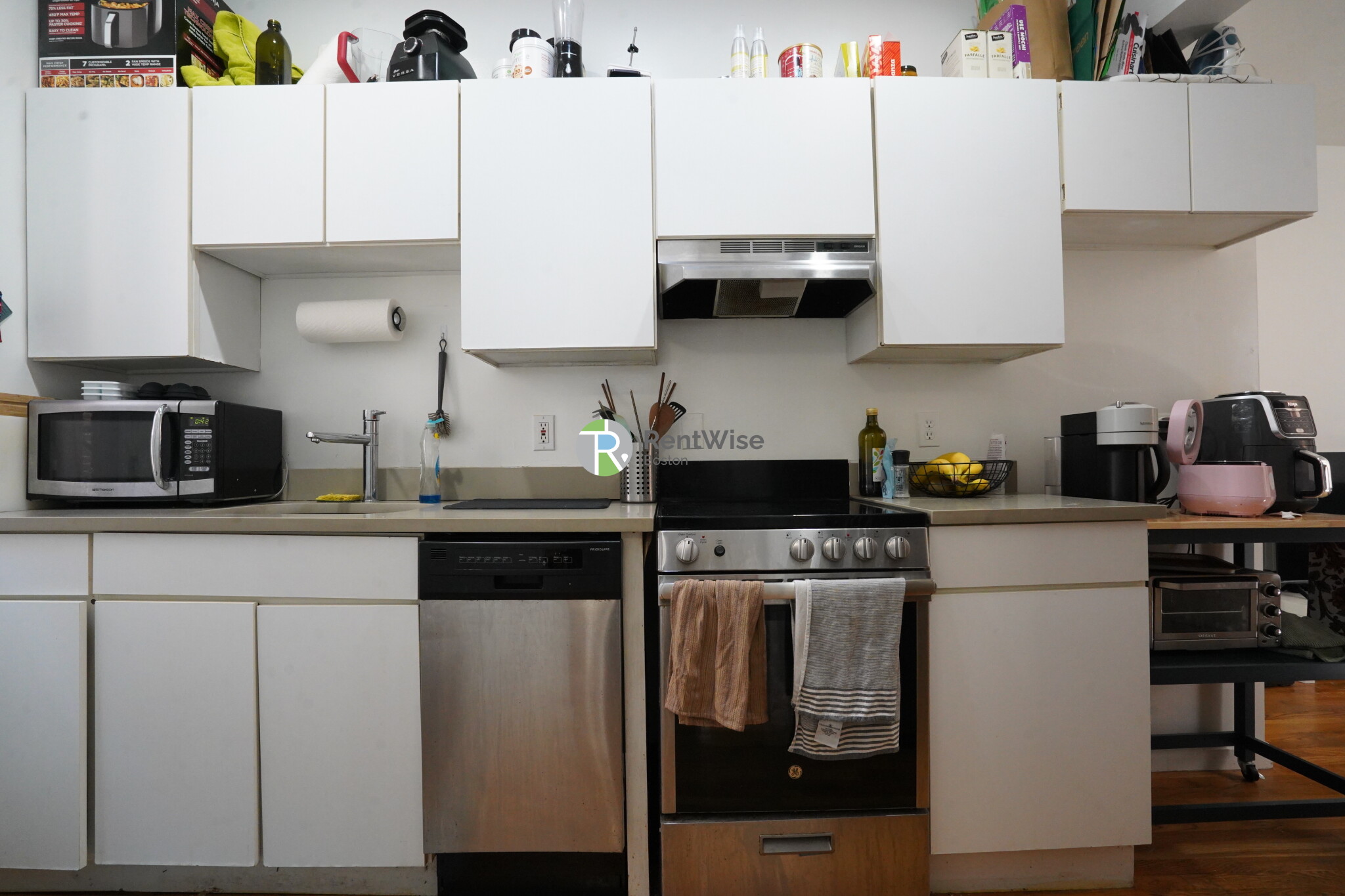 3 bed, 1 bath apartment for rent at 6 Cleveland Pl Unit 8, North End — photo 5 of 20