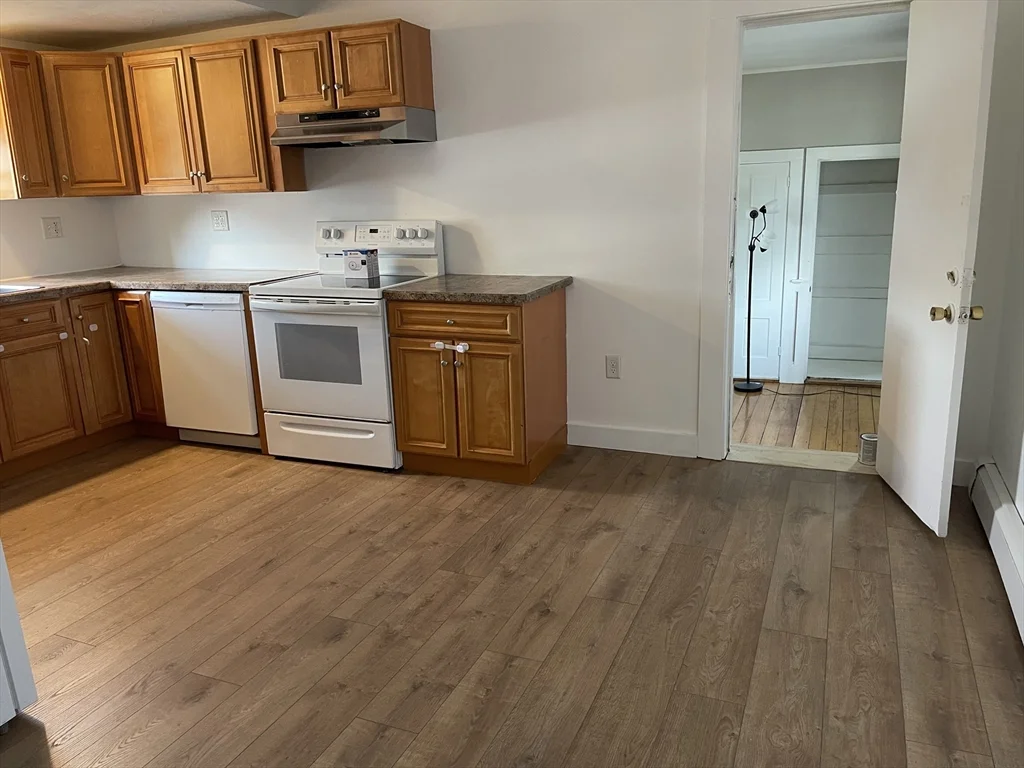 3 bed, 1 bath apartment for rent at 6 Clinton St Unit 2, Taunton — photo 2 of 19