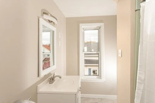 3 bed, 1 bath apartment for rent at 6 Clinton St Unit 2, Taunton — photo 4 of 19