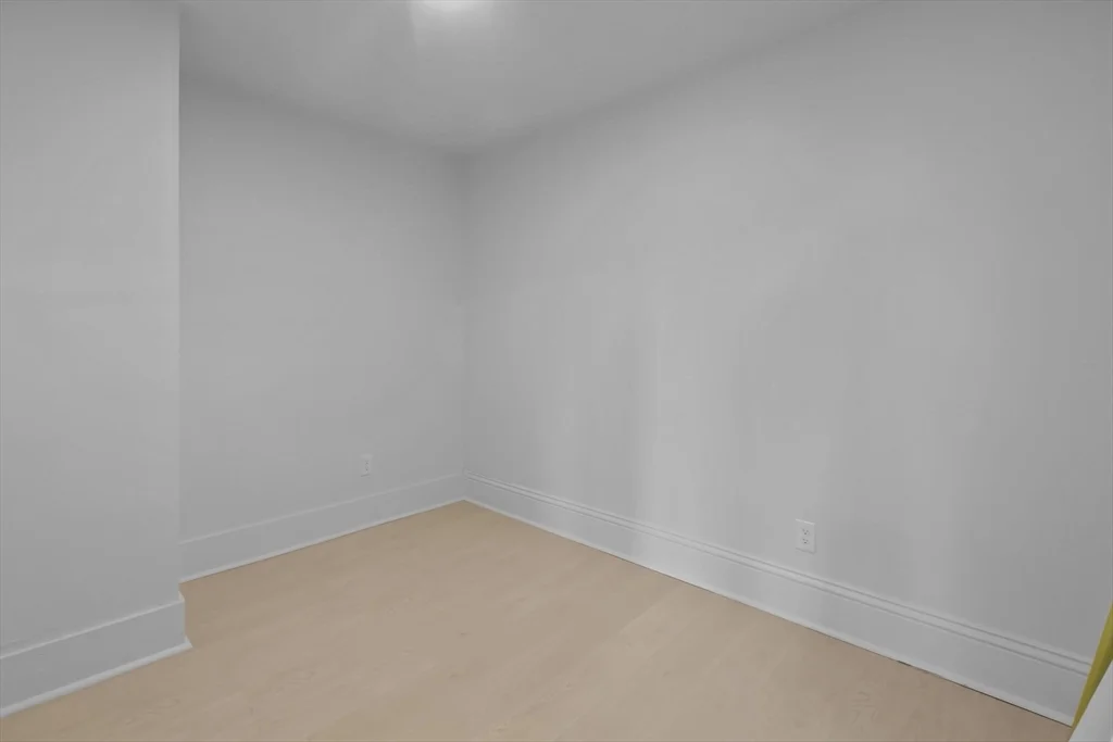 3 bed, 2 bath apartment for rent at 6 Coffin Avenue Ct, New Bedford — photo 8 of 35