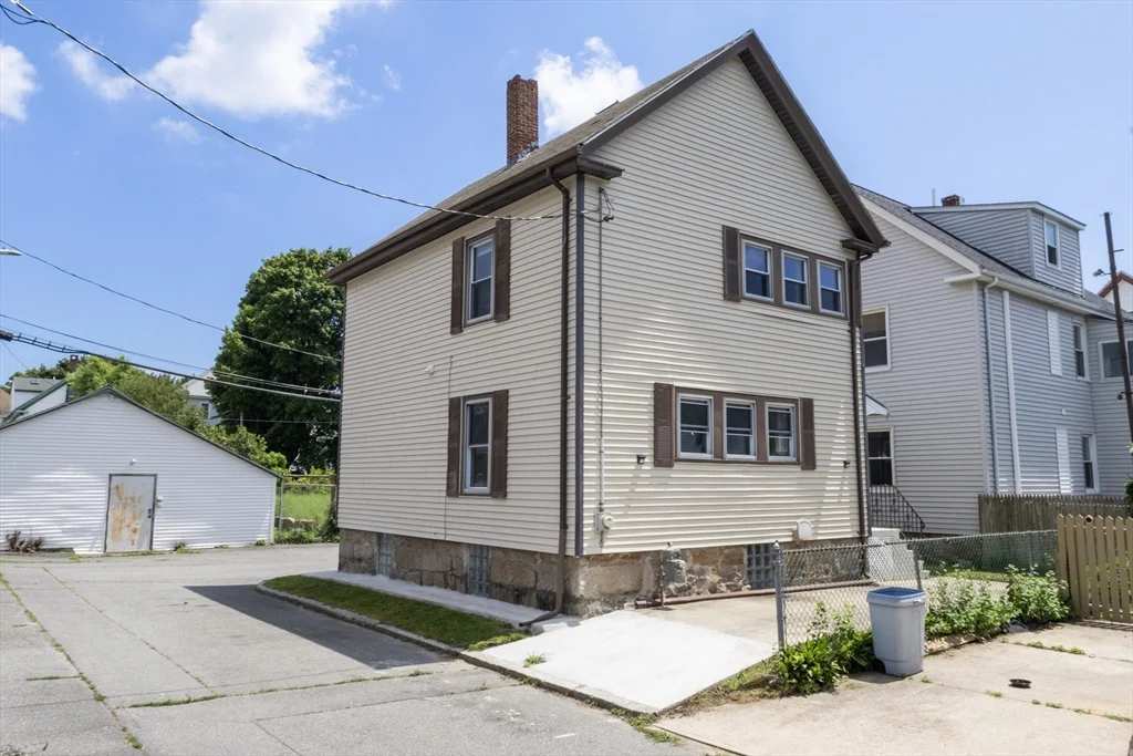 3 bed, 2 bath apartment for rent at 6 Coffin Avenue Ct, New Bedford — photo 31 of 35