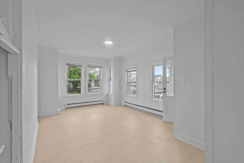 3 bed, 2 bath apartment for rent at 6 Coffin Avenue Ct, New Bedford — photo 15 of 35