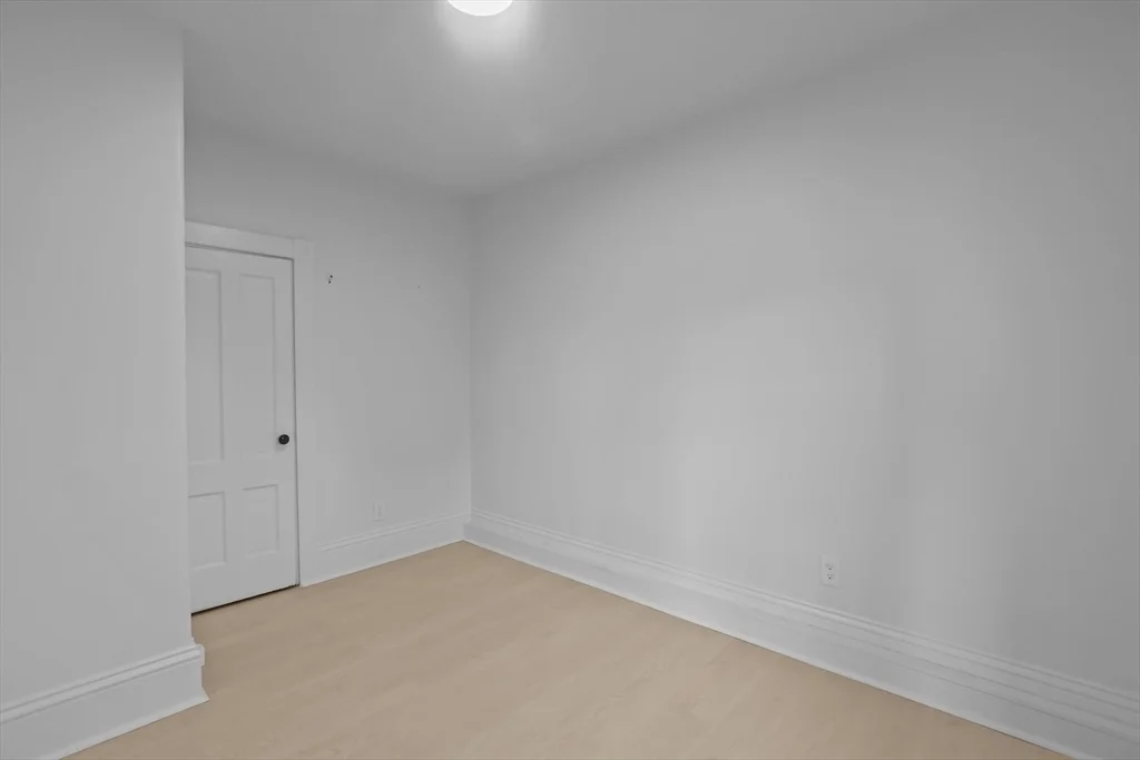 3 bed, 2 bath apartment for rent at 6 Coffin Avenue Ct, New Bedford — photo 13 of 35