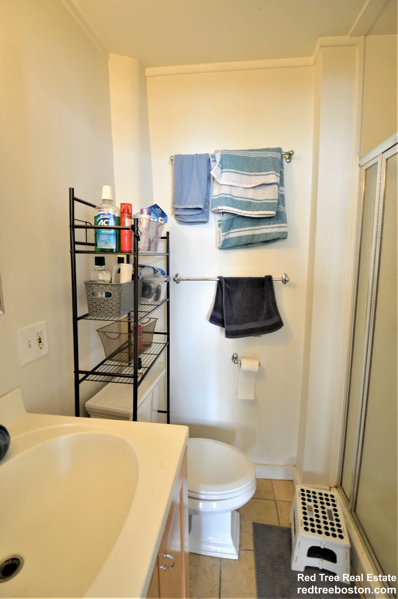 5 bed, 2 bath apartment for rent at 6 Colliston Rd Unit 2, Brighton — photo 16 of 16