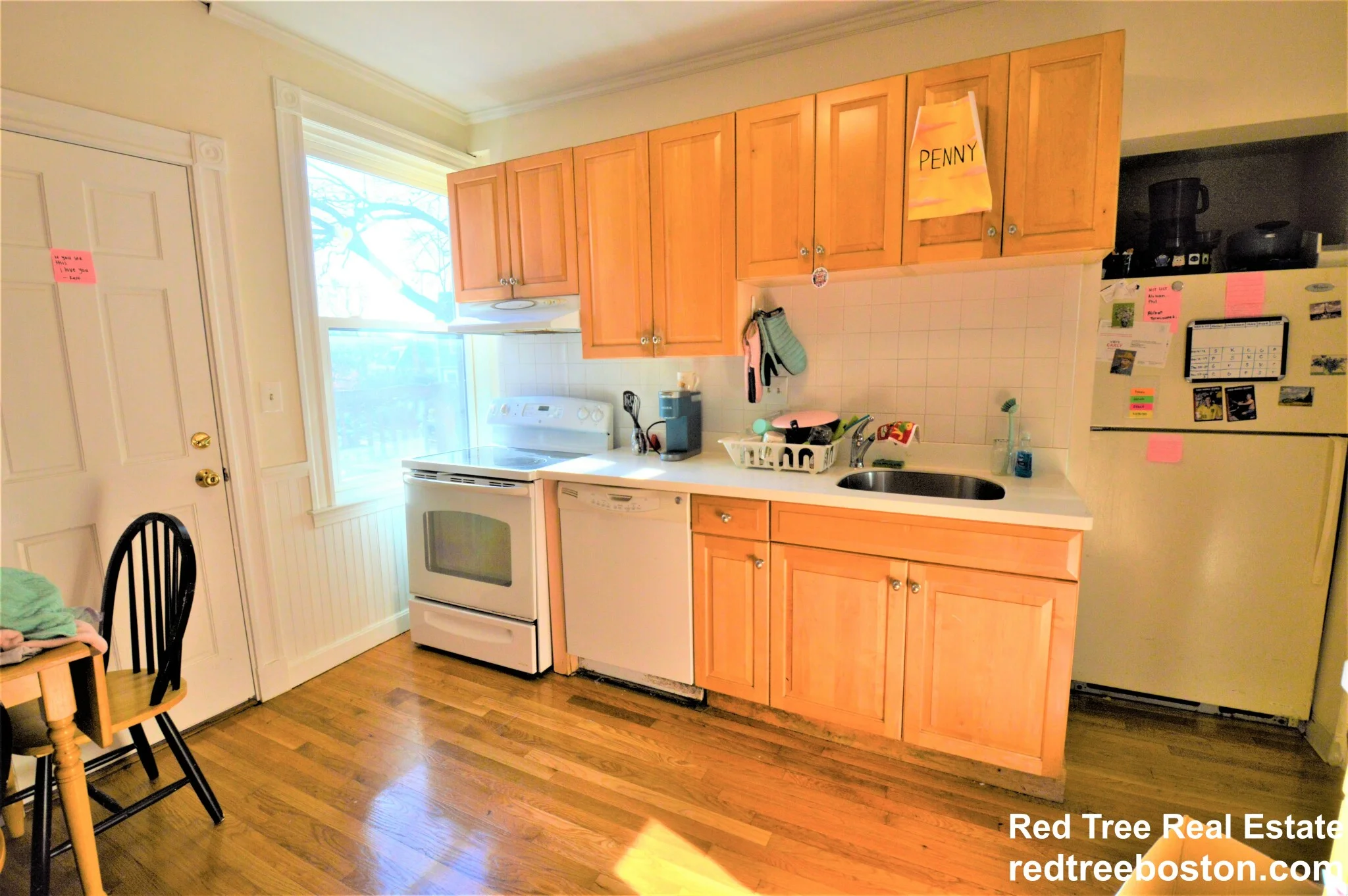 5 bed, 2 bath apartment for rent at 6 Colliston Rd Unit 2, Brighton — photo 3 of 16