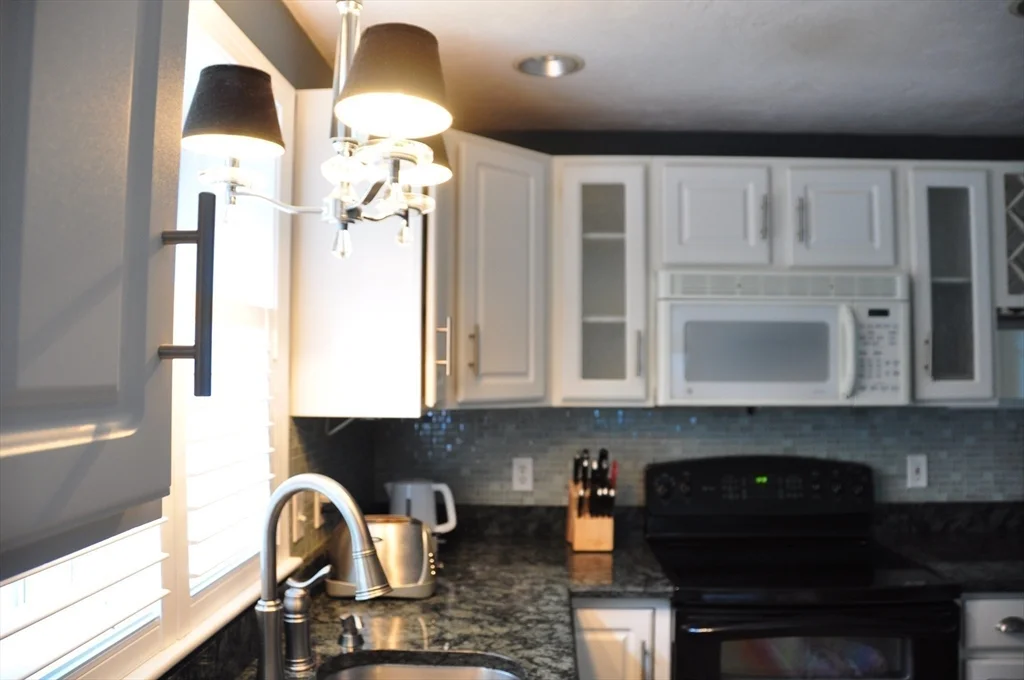 4 bed, 2 bath apartment for rent at 6 Country Club, Falmouth — photo 10 of 18