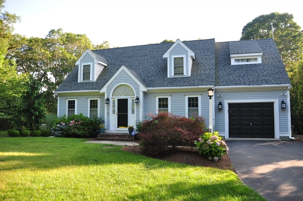 4 bed, 2 bath apartment for rent at 6 Country Club, Falmouth