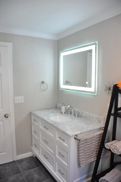 4 bed, 2 bath apartment for rent at 6 Country Club, Falmouth — photo 13 of 18