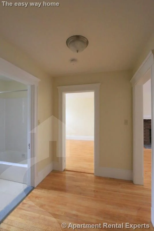 1 bed, 1 bath apartment for rent at 6 Craigie Cir Unit 34, Harvard Square — photo 9 of 12