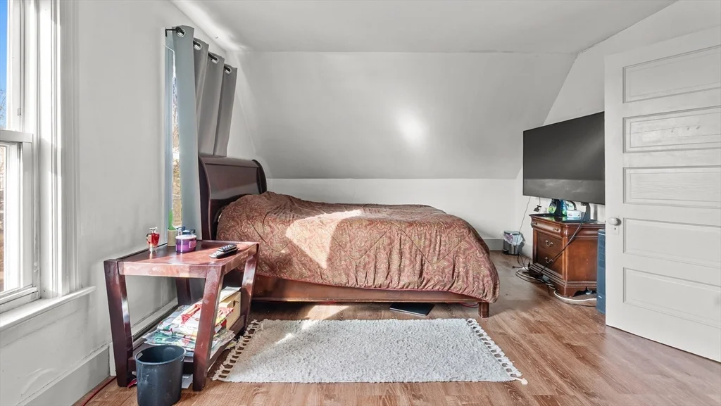 4 bed, 1 bath apartment for rent at 6 Crescent St Unit 6, Whitinsville — photo 18 of 24