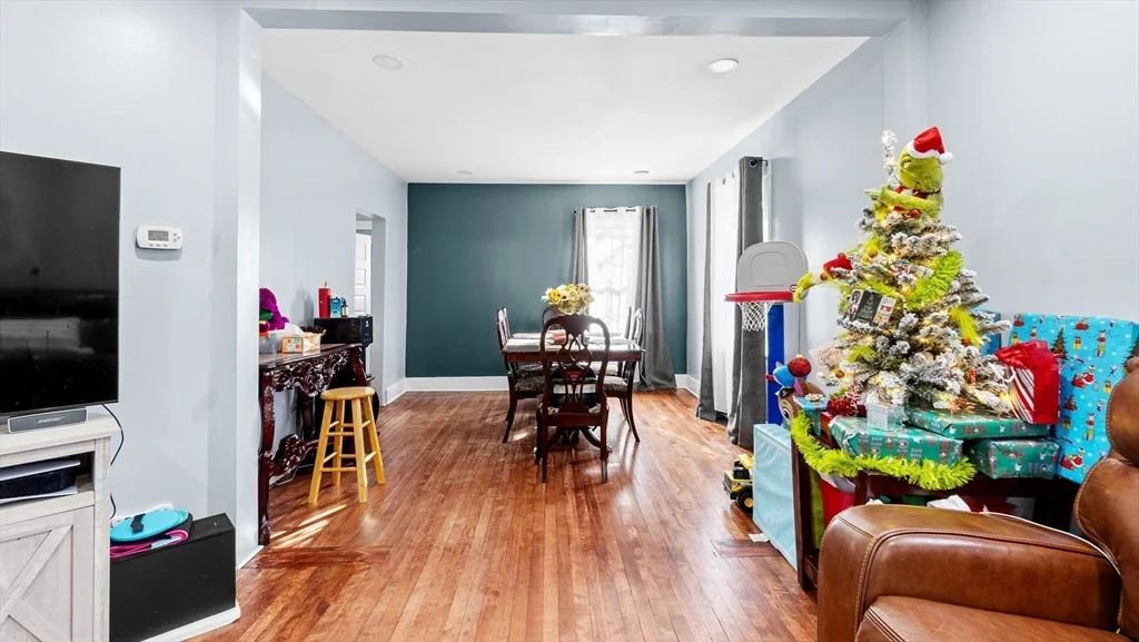 4 bed, 1 bath apartment for rent at 6 Crescent St Unit 6, Whitinsville — photo 8 of 24